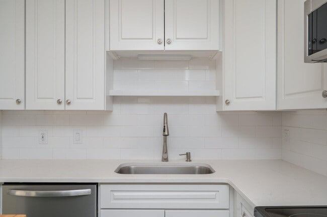 Building Photo - 30 Woodham Ave