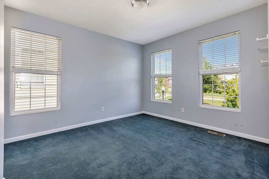 Building Photo - 1441 Laurel Park Dr