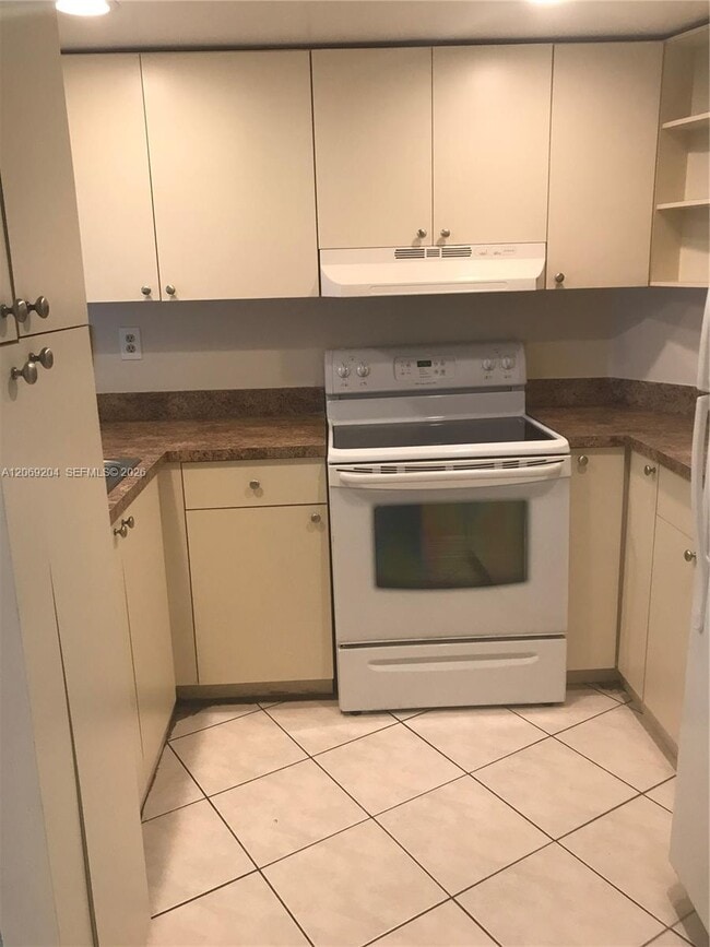 Building Photo - 7125 NW 186th St