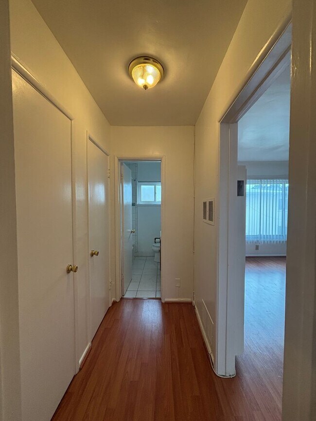 Building Photo - Chevy Chase, 719-729