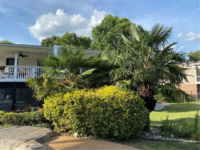 Building Photo - 1679 Rangewood Dr SW