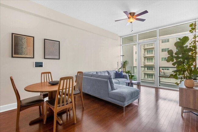 Building Photo - “Live Steps from Lake Eola in Thornton Par...