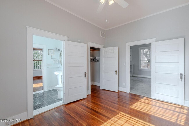 Building Photo - 711 E McKinley St