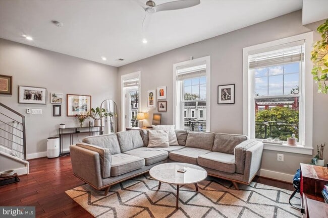 Building Photo - 455 Luray Pl NW