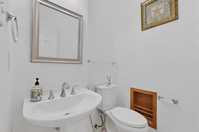 Building Photo - 636 Allen Rd