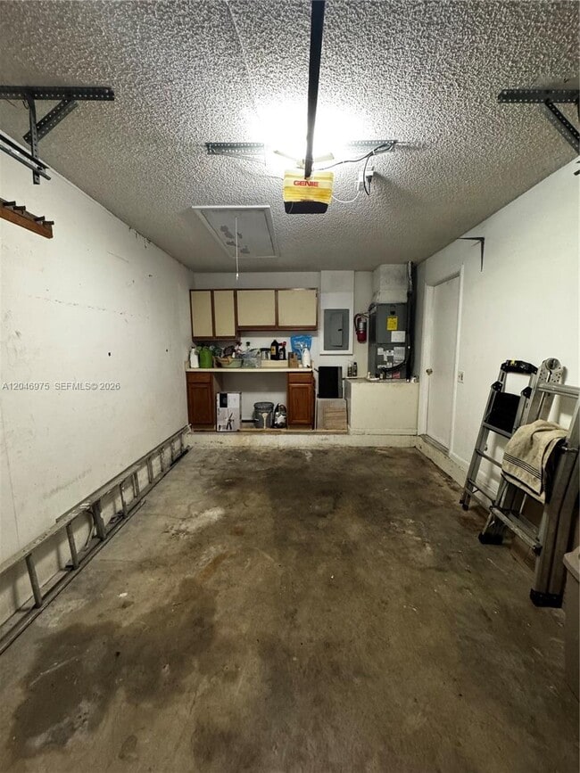 Building Photo - 951 SW 109th Ave