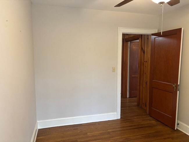 Building Photo - 3-4 bed, 2 bath with full basement in Asheboro