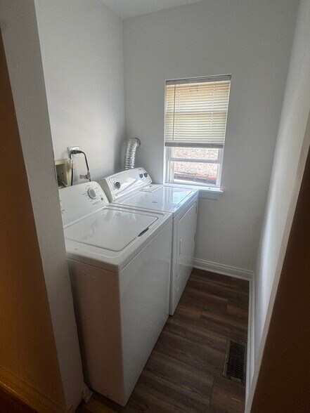 Building Photo - 3914 W Flournoy St