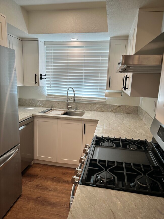 Building Photo - 510 S Adams St