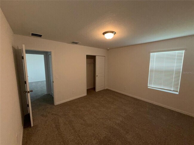 Building Photo - 5501 Clove Row