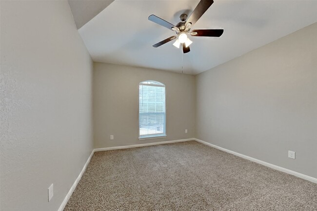 Building Photo - 21405 Surrey Glen Ct