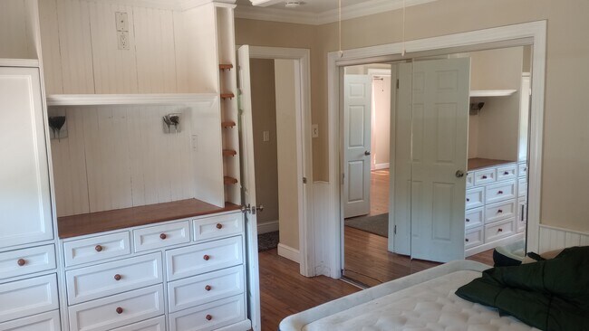 Building Photo - 45 Longfellow Dr