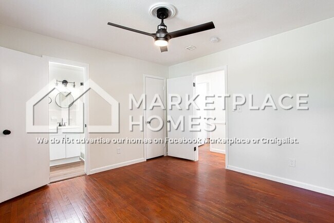 Building Photo - 4477 Glenhaven Dr
