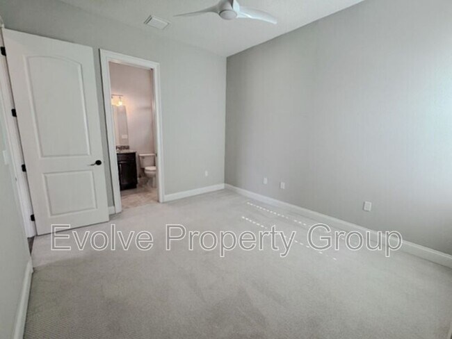 Building Photo - 15 Sandpiper Ln