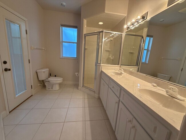 Building Photo - Lake Diamond Golf and County Club Pool Hom...