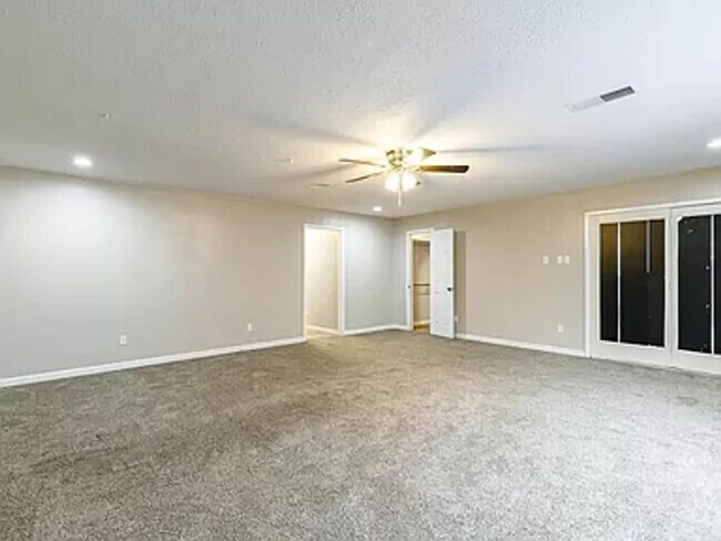 Building Photo - 4634 Fordham St