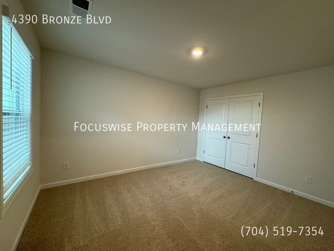 Building Photo - 4390 Bronze Blvd