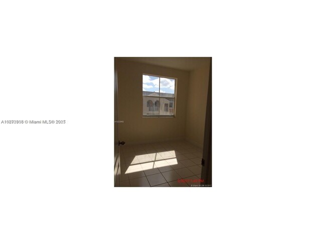 Building Photo - 1677 SE 27th Ct