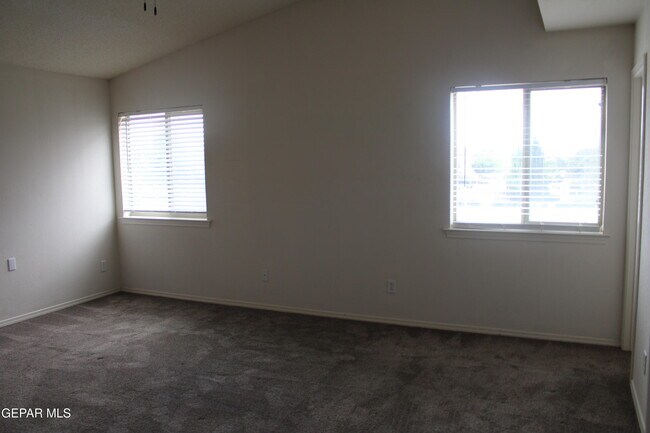 Building Photo - 14313 Island Point Dr