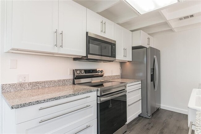 Building Photo - 2200 Trailside Dr