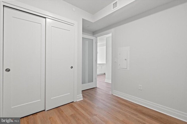 Building Photo - 811 N Columbus St