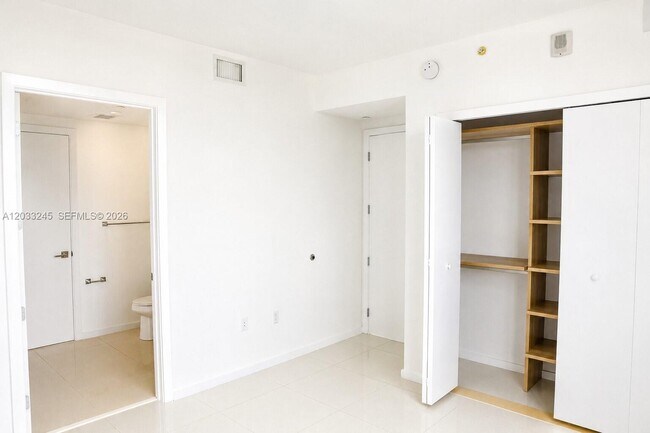 Building Photo - 5300 Paseo Blvd