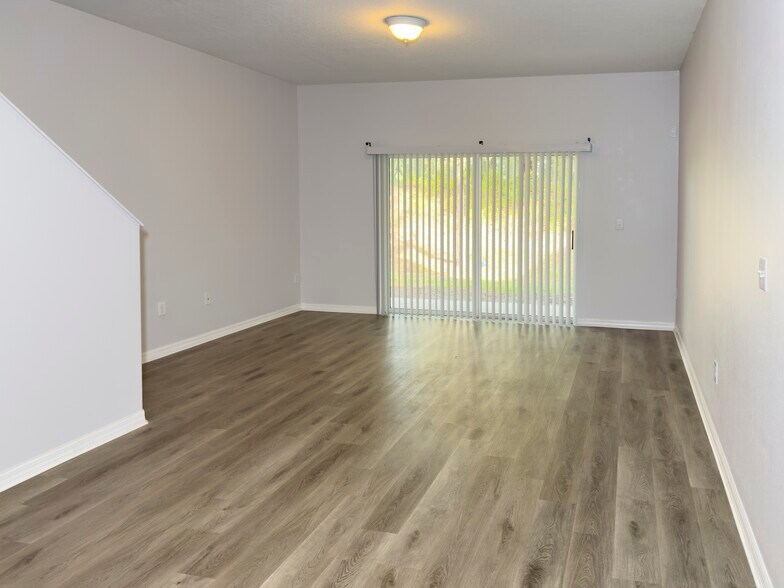 Building Photo - 4046 Mountain Chestnut Way