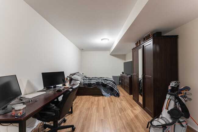 Building Photo - 3047 N Kimball Ave