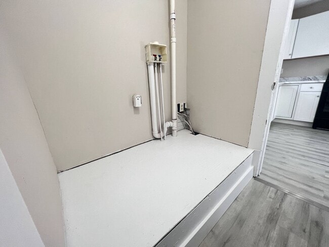 Building Photo - 2 Bed 1 Bath Springfield, MO