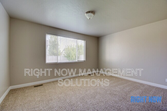 Building Photo - 4648 N Elisha Ave