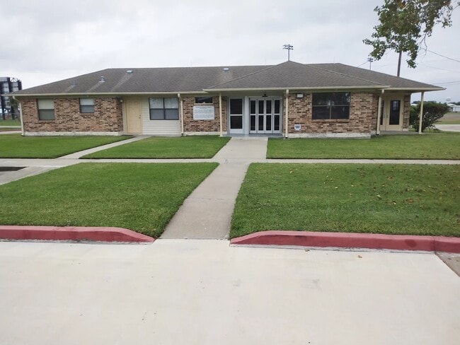 Building Photo - 1207 Miracle Dr