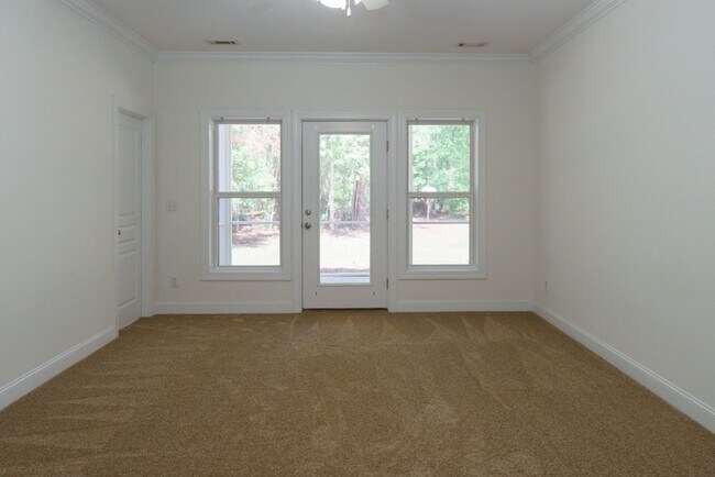 Building Photo - 49 Thomas Sumter St