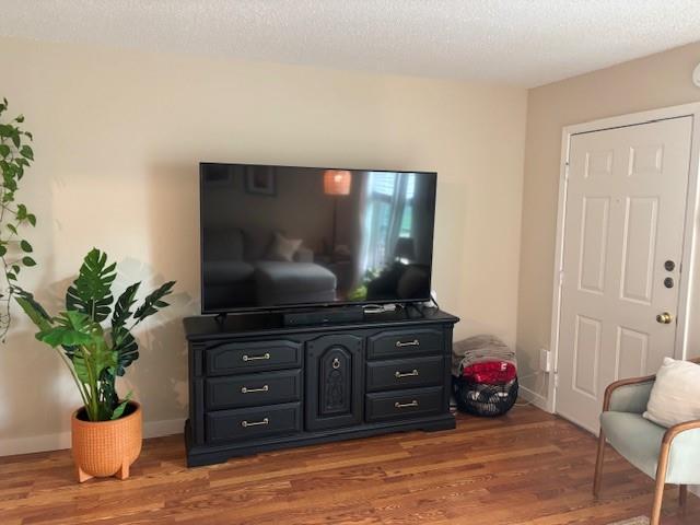 Building Photo - 7104 Hardy Dr