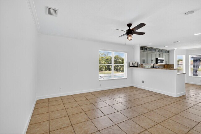Building Photo - 8225 Pelican Harbour Dr