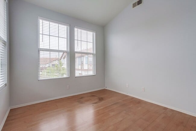 Building Photo - ***Available for move in on June 30, 2025*...