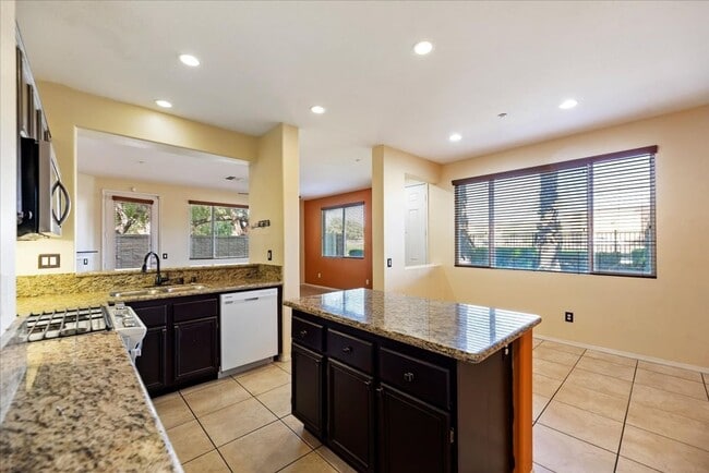 Building Photo - Comfort, Convenience & Community Amenities