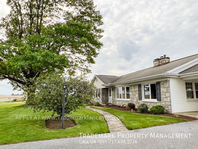 Primary Photo - SHORT TERM - Beautiful Lititz Rancher