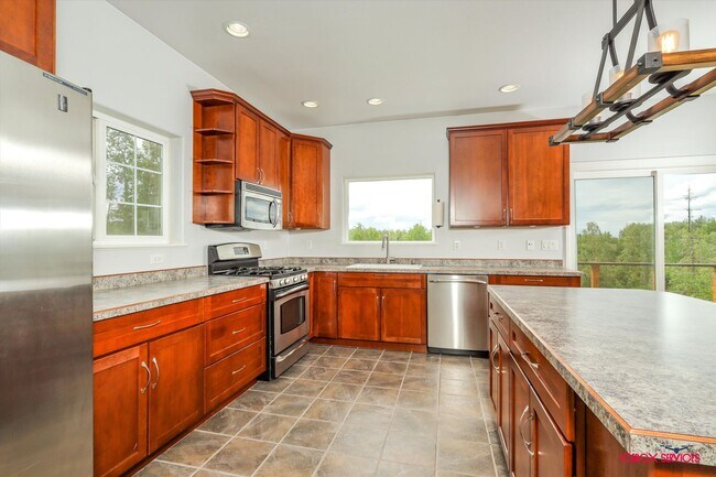 Building Photo - 2 BD, 2 BA Single-Family with Airstrip acc...