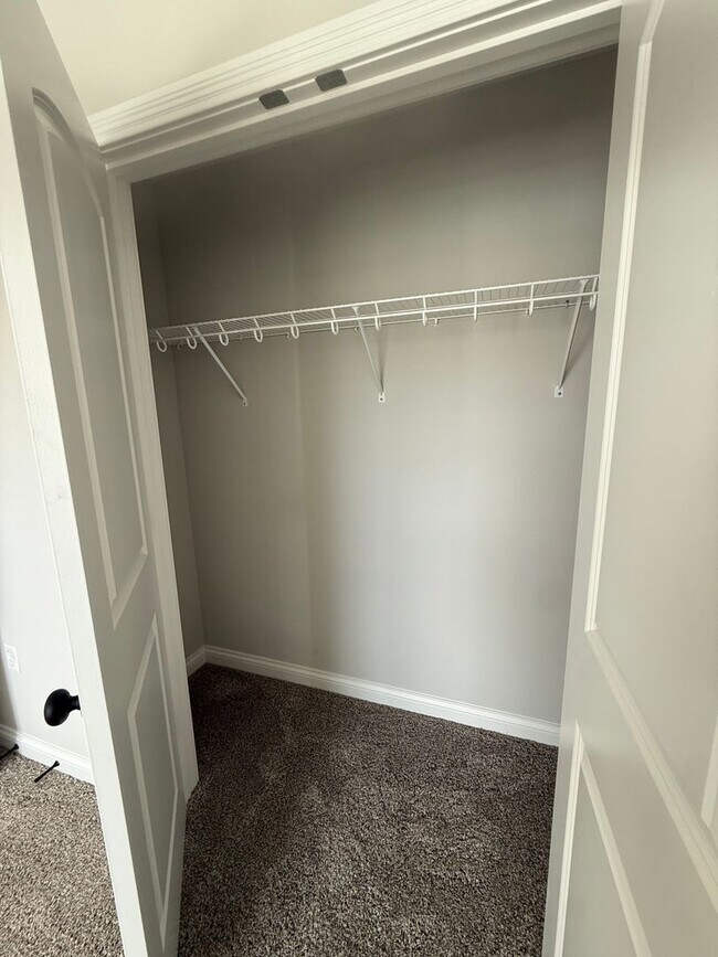 Building Photo - 6469 Fortuna Ave