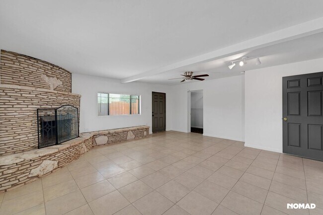 Building Photo - Spacious 3BR House in Phoenix