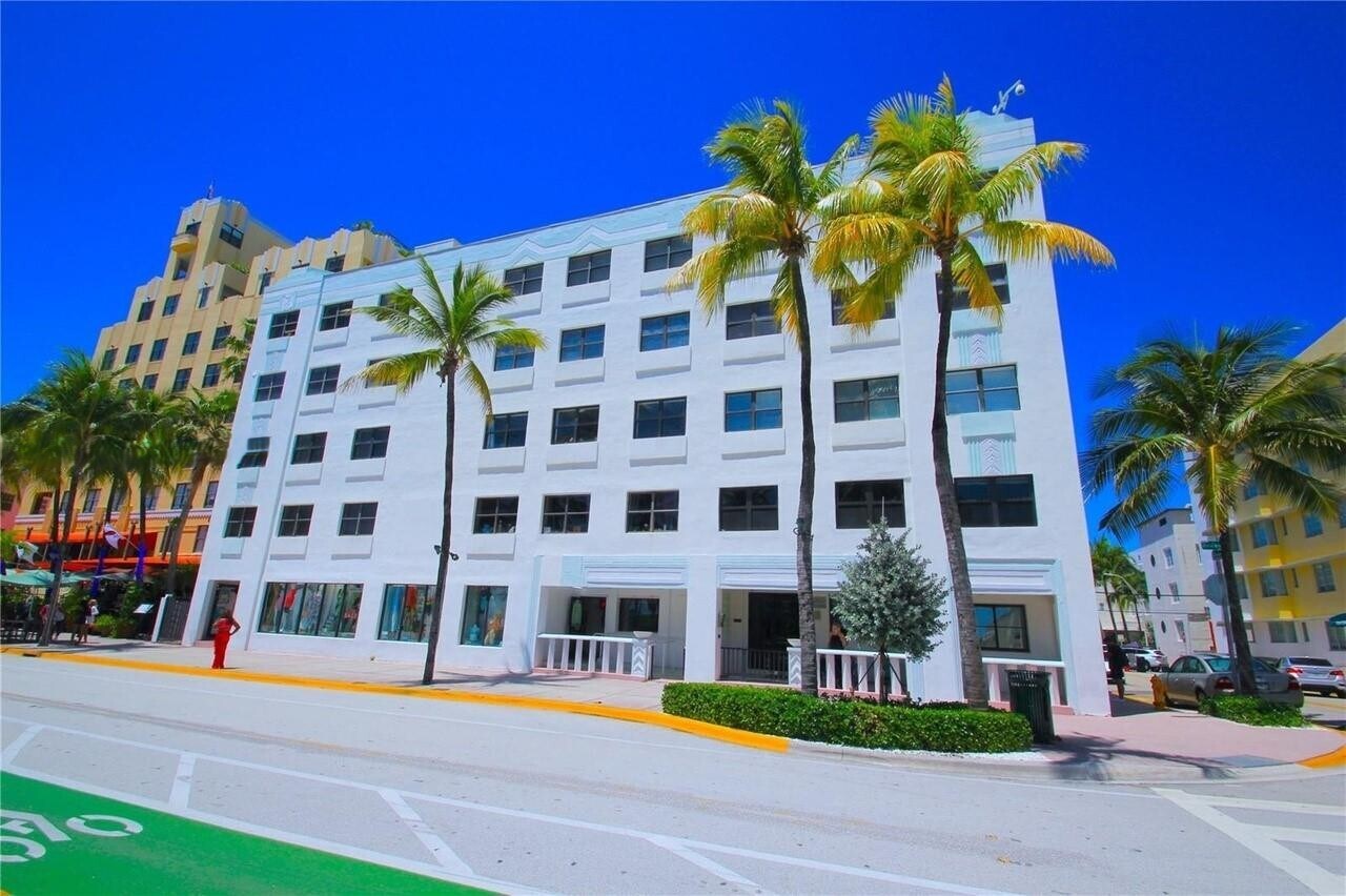 Building Photo - 1390 Ocean Dr