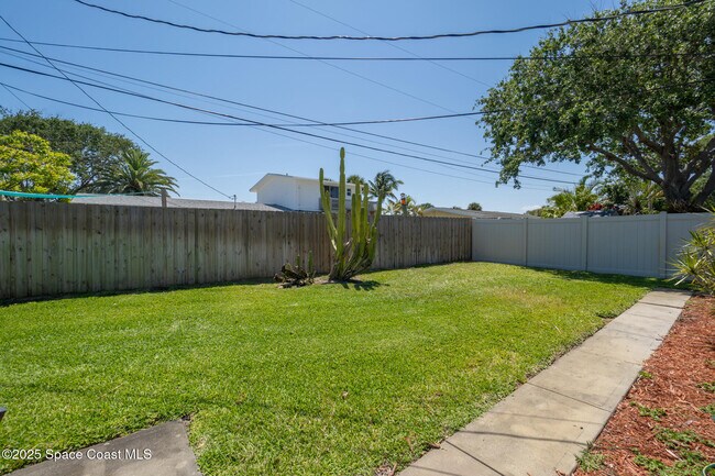 Building Photo - 346 Cyprus Dr