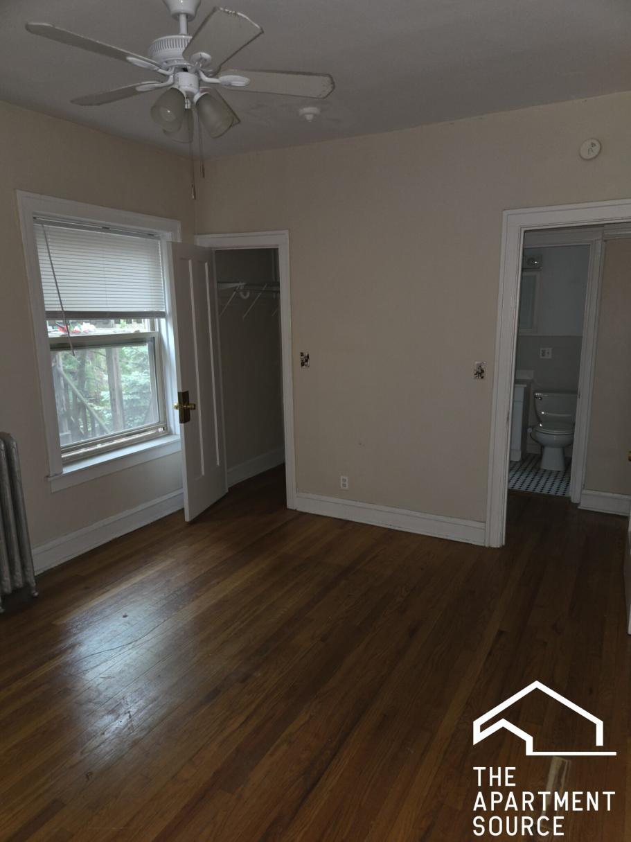 Building Photo - 828 Reba Pl