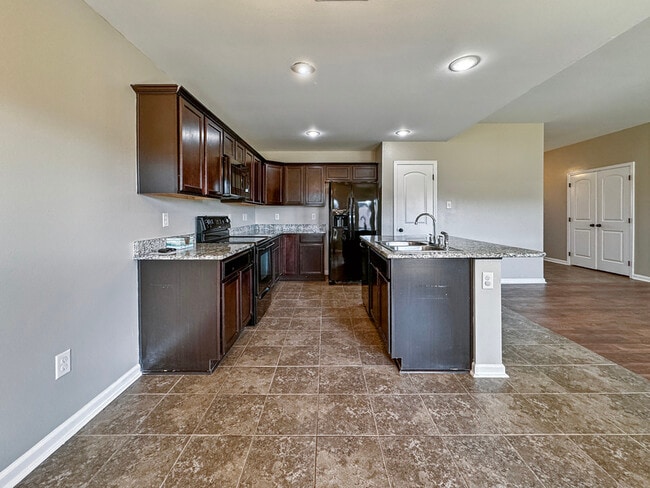 Building Photo - 1132 Eli Conner Dr