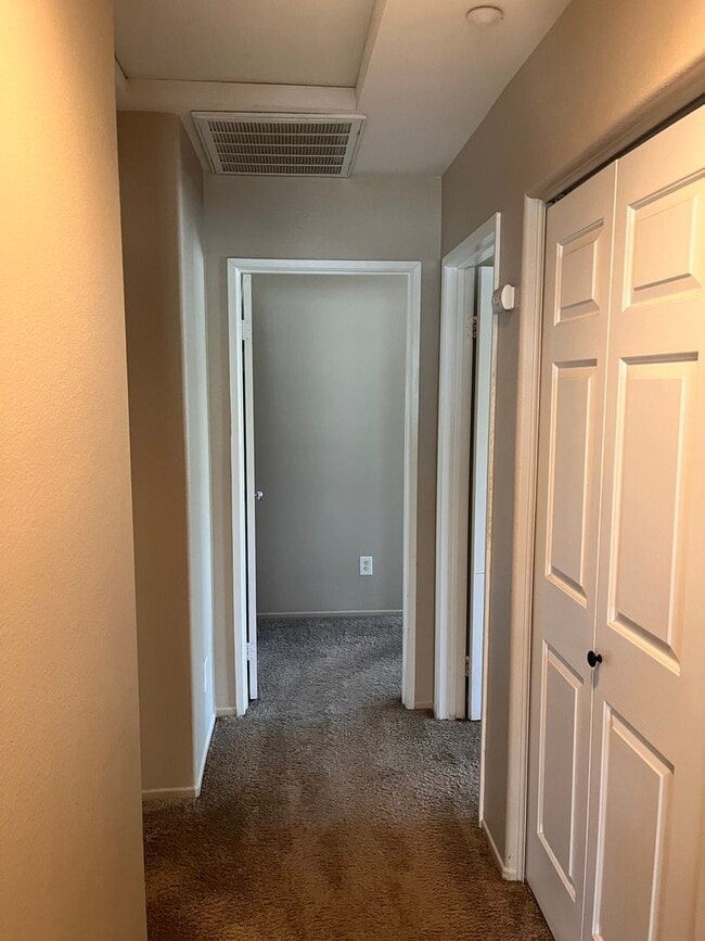 Building Photo - 2BD/2BA Condo - Iris Ave.