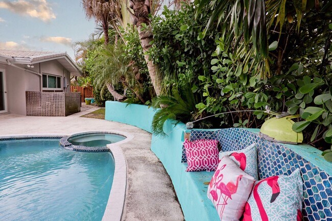 Building Photo - 113 Park Ln E