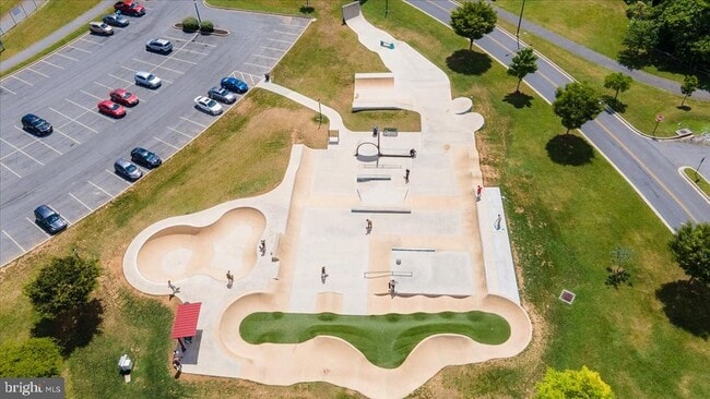 Building Photo - 250 N Mulberry St