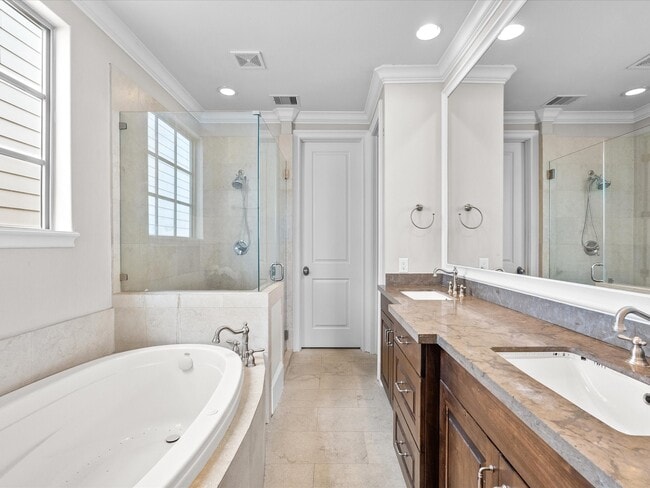 Building Photo - 1616 Rosewood St