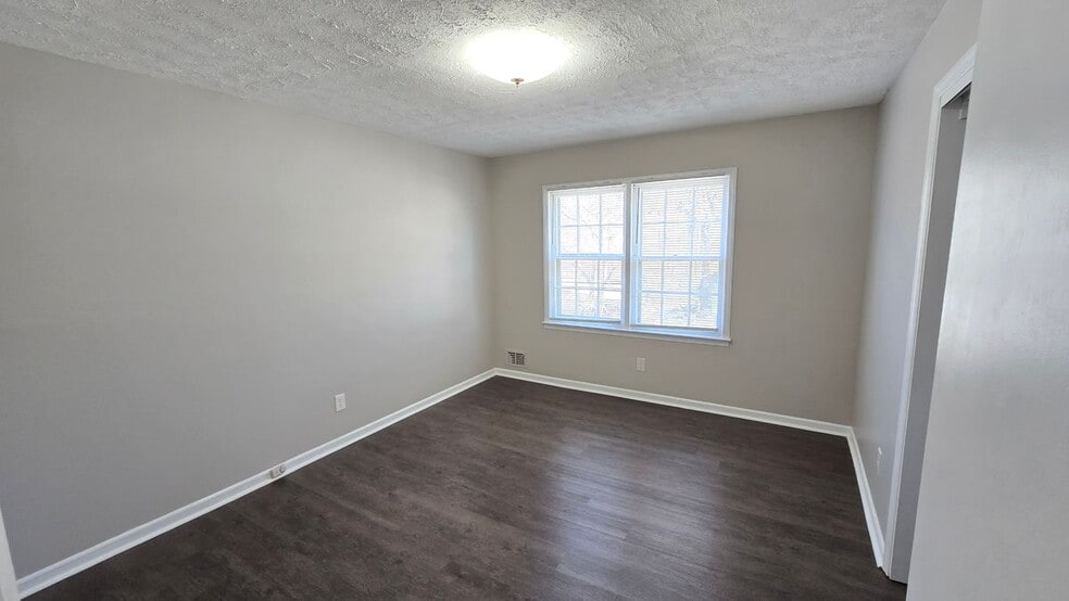 Building Photo - 4270 E Hamill Dr