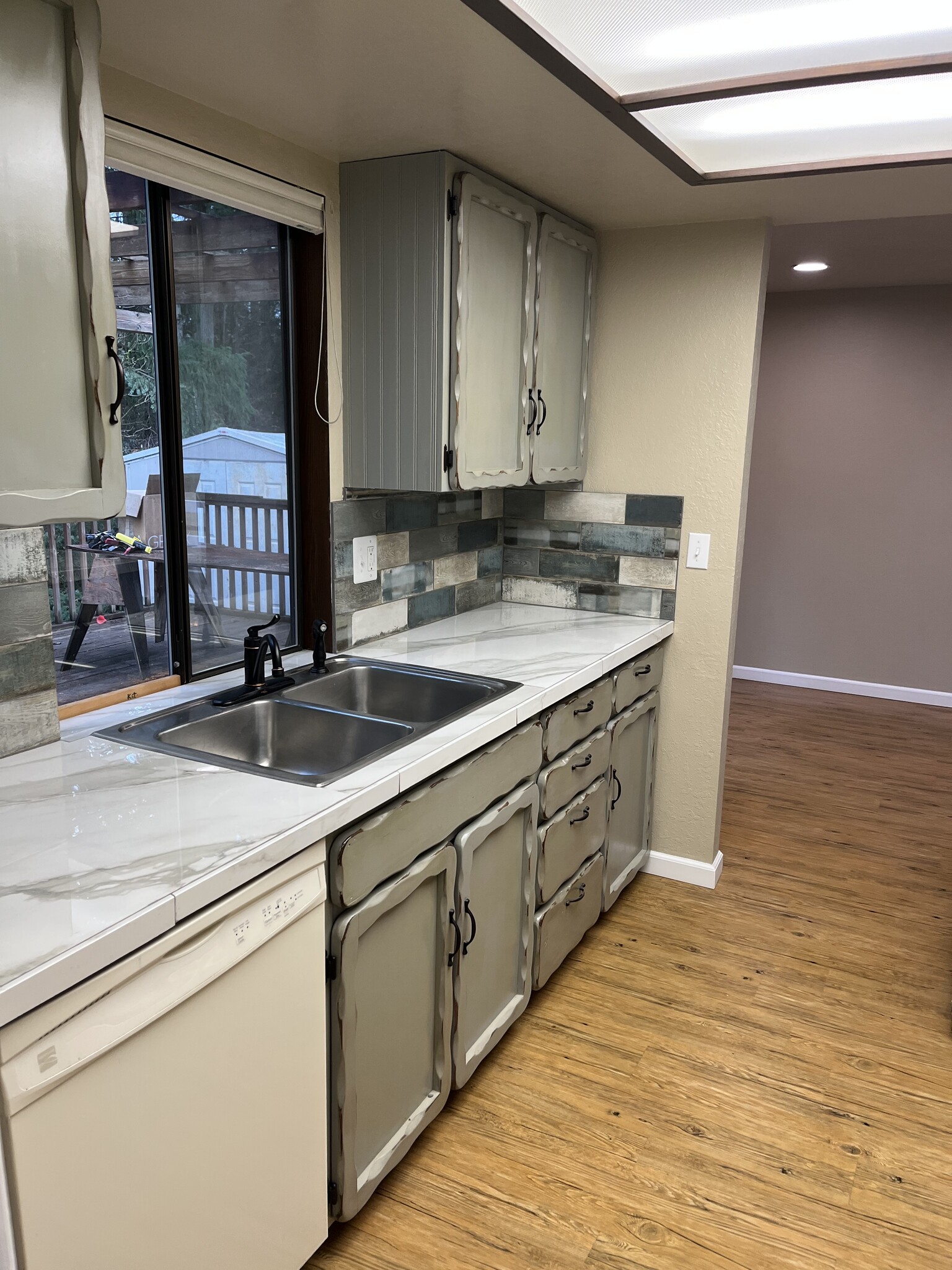 Custom updated kitchen - 21020 SE 358th St